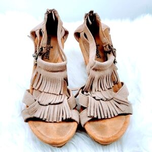 Minnetonka Fringe Strappy Cork Wedges Size 7